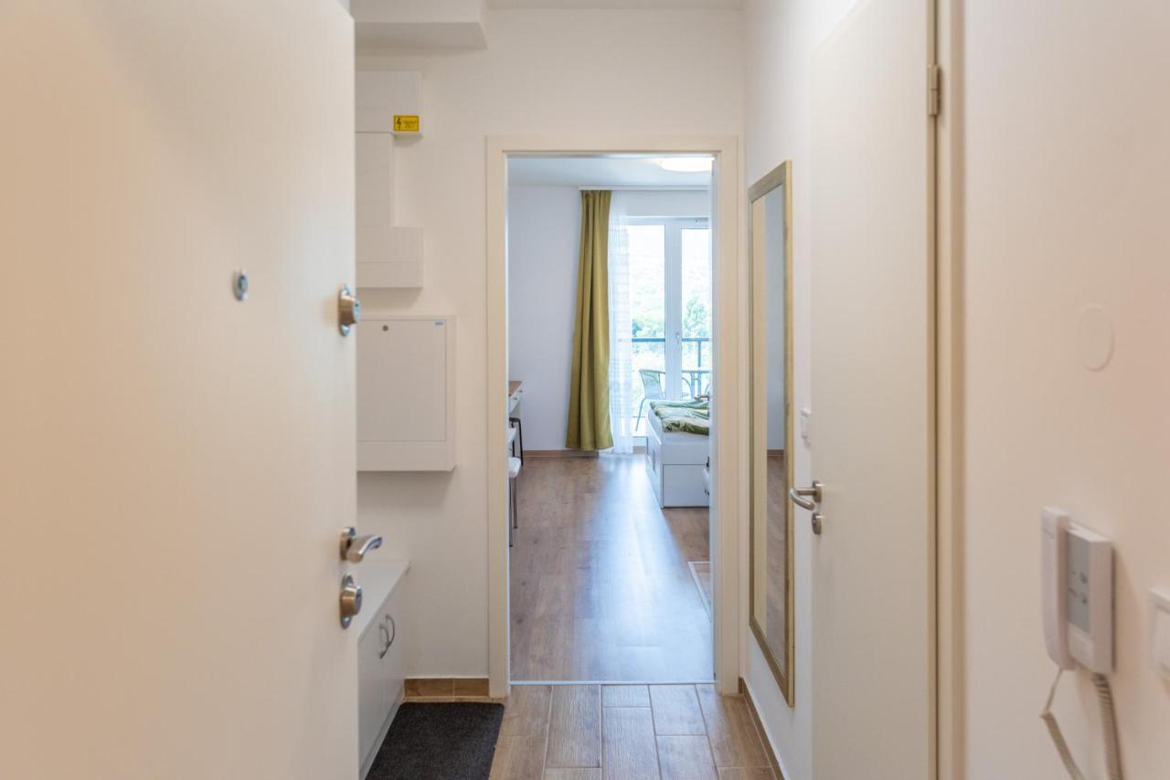 Sweet Home Apartman , 30Sqm Studio, Free Private Parking, Mountain View, Balcony, 20 Min From Downtown Budapest Exterior foto